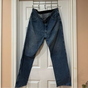 Wrangler Premium Quality Authentic Blue Jeans SIZE: 40 X 32